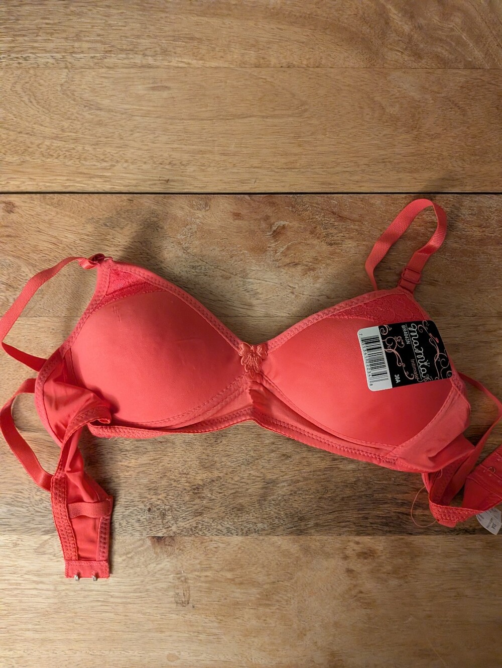 Mamia Wireless Bra 30A Nwt